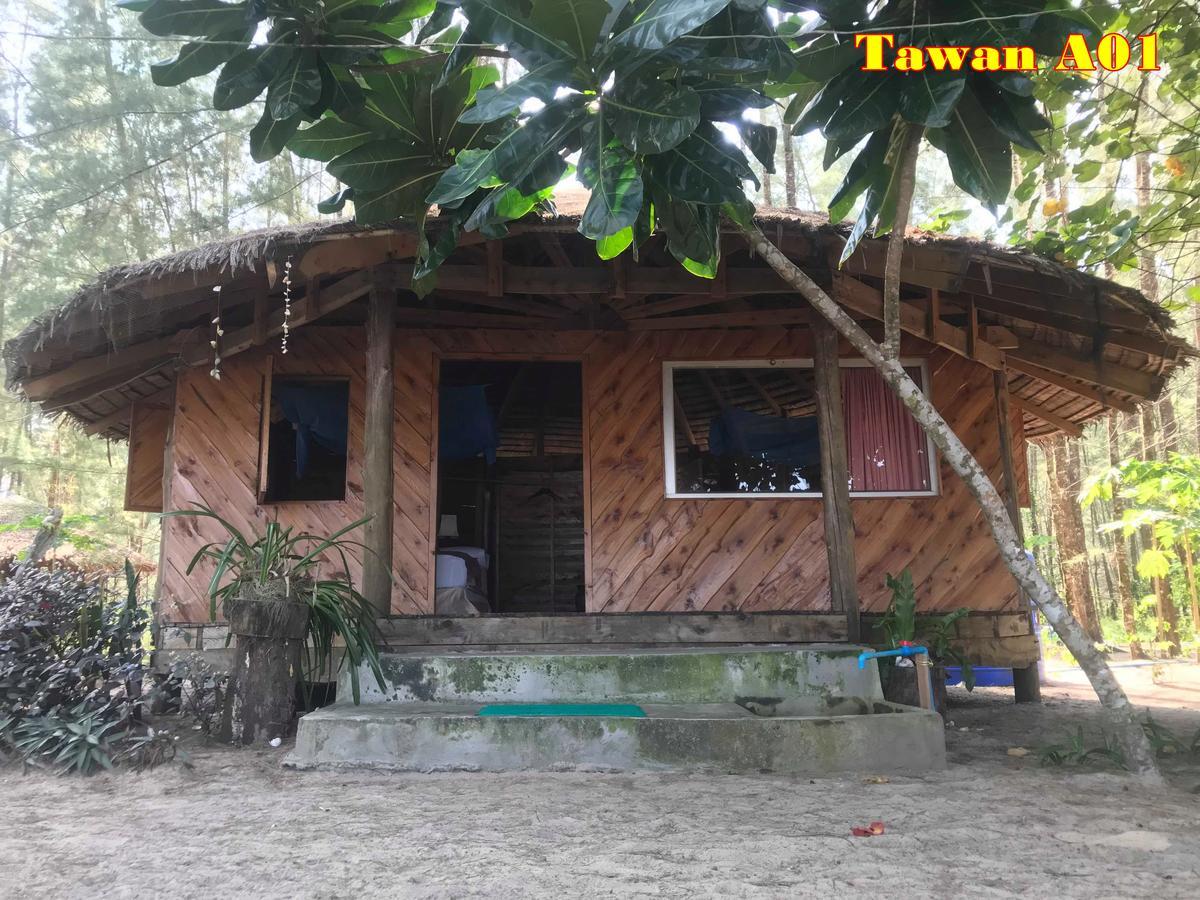 Tawan Bar And Bungalow Hotel Ko Phra Thong Exterior photo