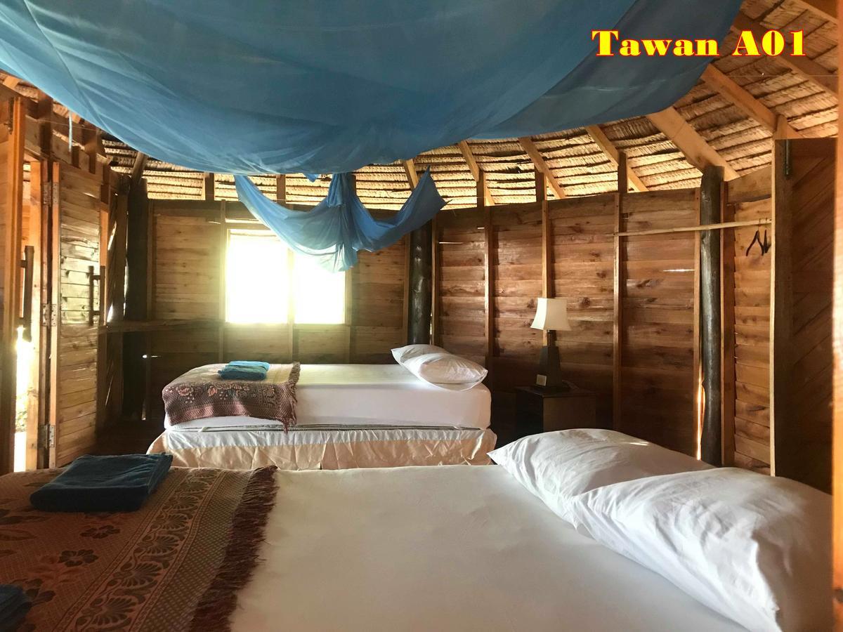 Tawan Bar And Bungalow Hotel Ko Phra Thong Exterior photo