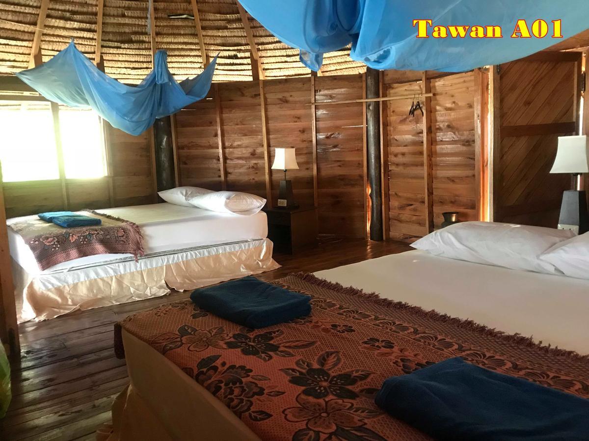 Tawan Bar And Bungalow Hotel Ko Phra Thong Exterior photo